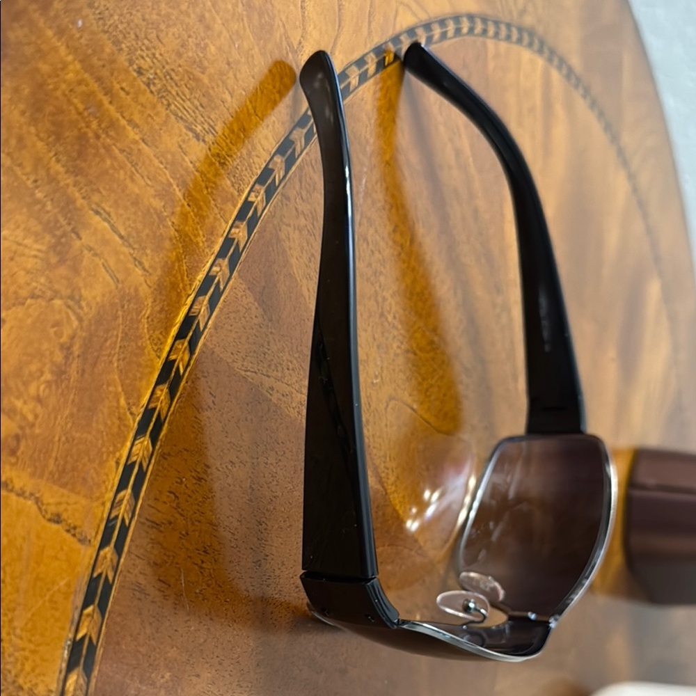 Prada Black Sunglasses with Red Detail - Picture 4 of 4